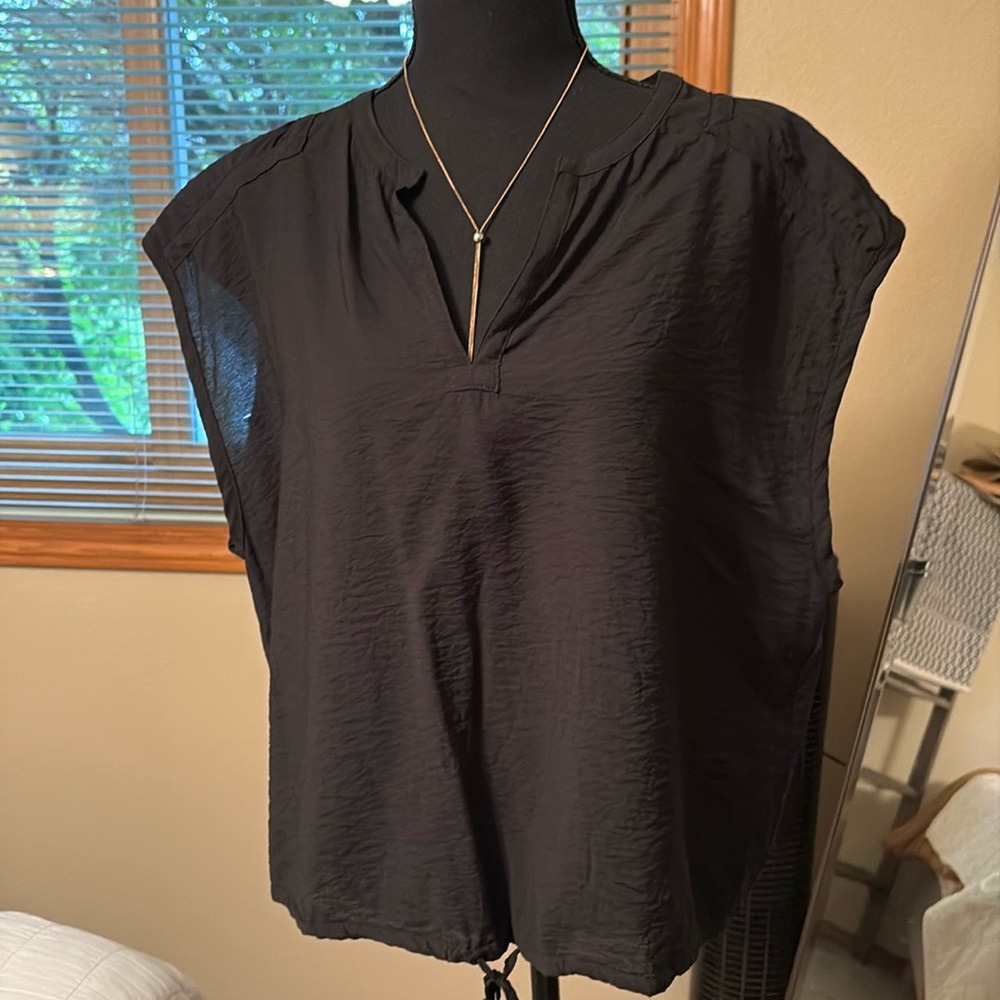 Women’s lightweight boxy style top